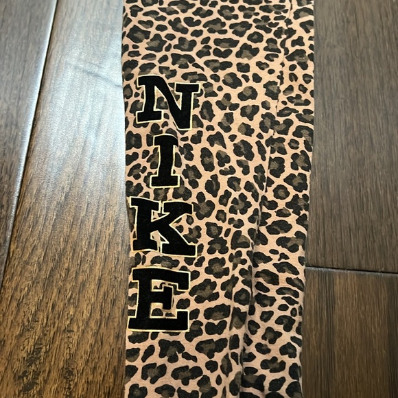 Nike leopard youth leggings size large - Picture 4 of 4